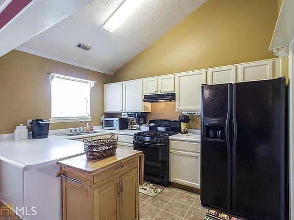 4th image of 4051 Monarch Dr