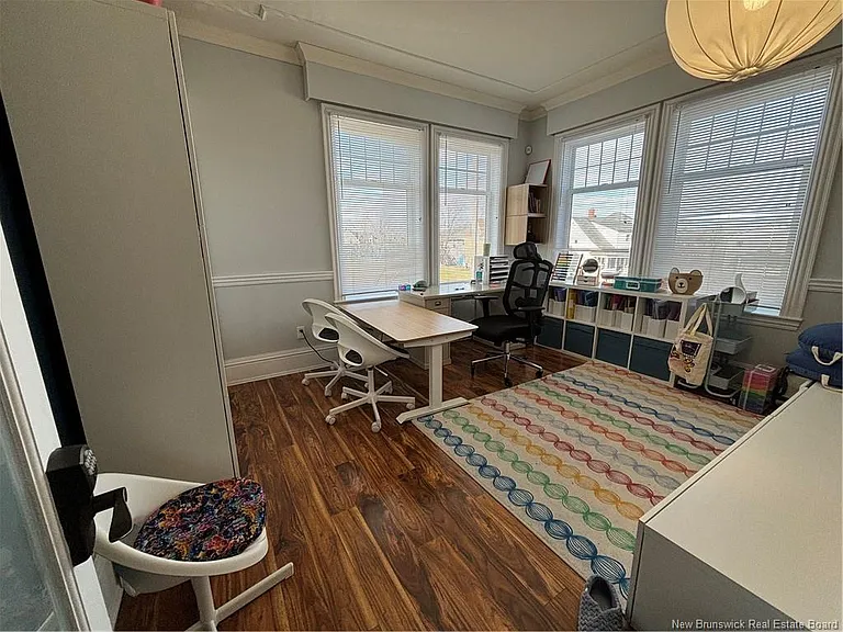 187 Botsford St — Photo 10