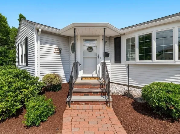 4 Abbott Rd, Waltham, MA 02452