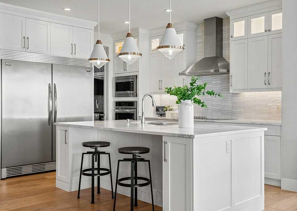 1st image of 244 SW Sandpiper Blvd