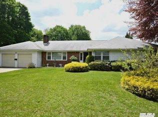 9 Verleye Ave, East Northport, NY