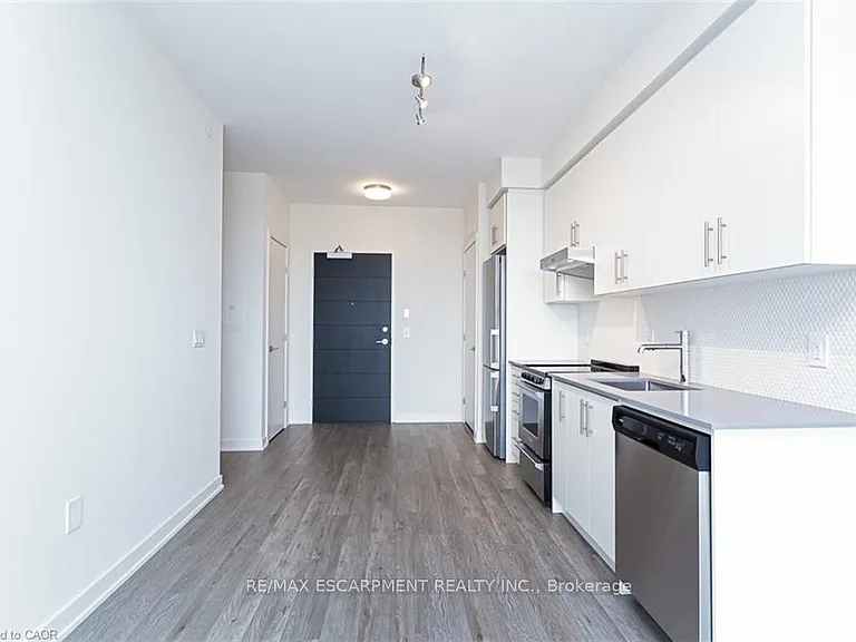 212 King William St E #1019 — Photo 16