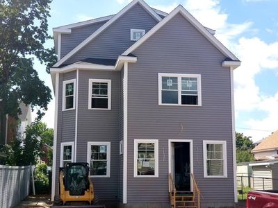 67 Ash St, Waltham, MA, 02453