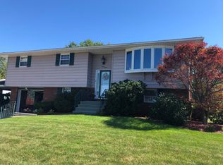33 Highland Dr, Hanover Township, PA 18706