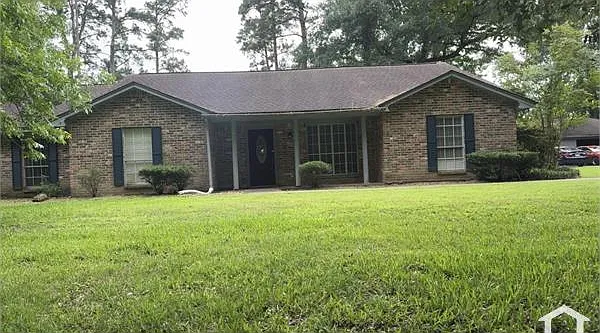 3 bed, 2696 sqft, $2,500 — Photo 2