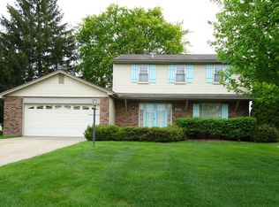 901 Downhill Ln, Rochester Hills, MI 48307