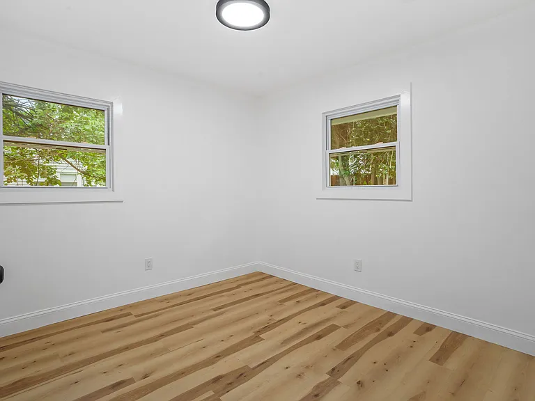 49 Farrell Ave — Photo 17