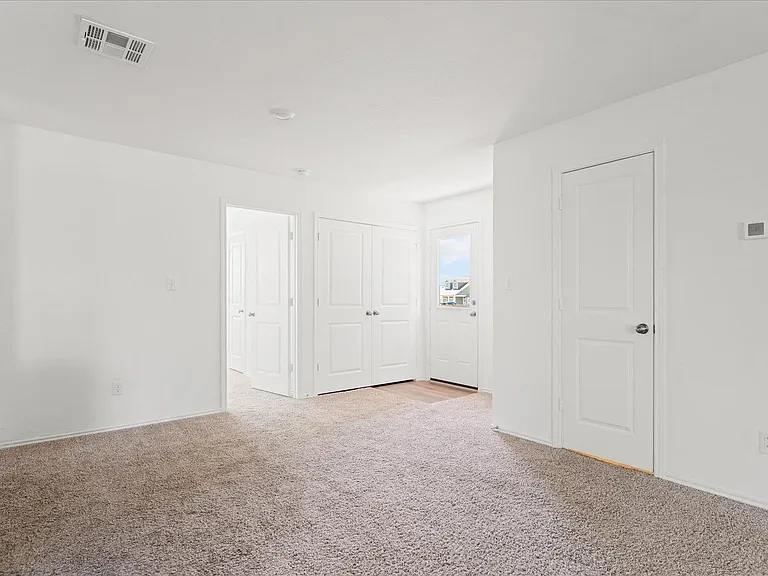 905 Powell St — Photo 14
