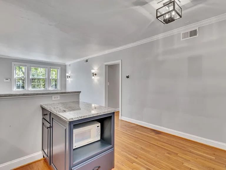 300 Commonwealth Ave #1 — Photo 8