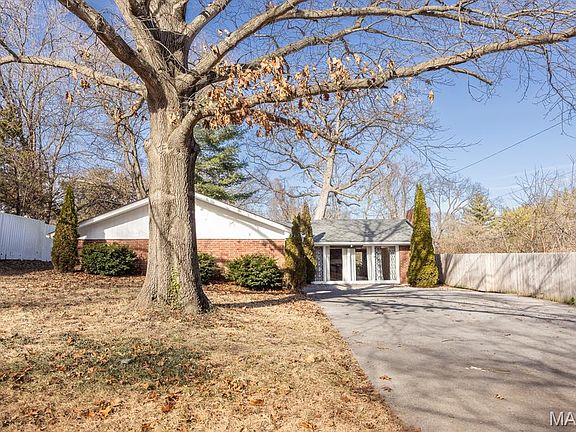 2nd image of 5 Cheshire Dr
