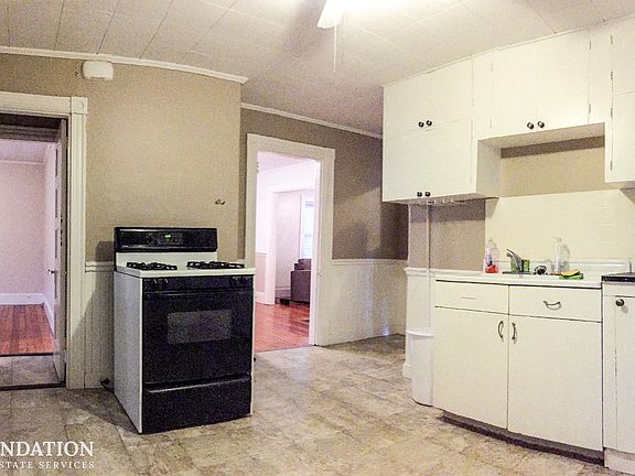 2nd image of 18 Greene St #1