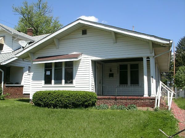 1st image of 3957 N Kenwood Ave
