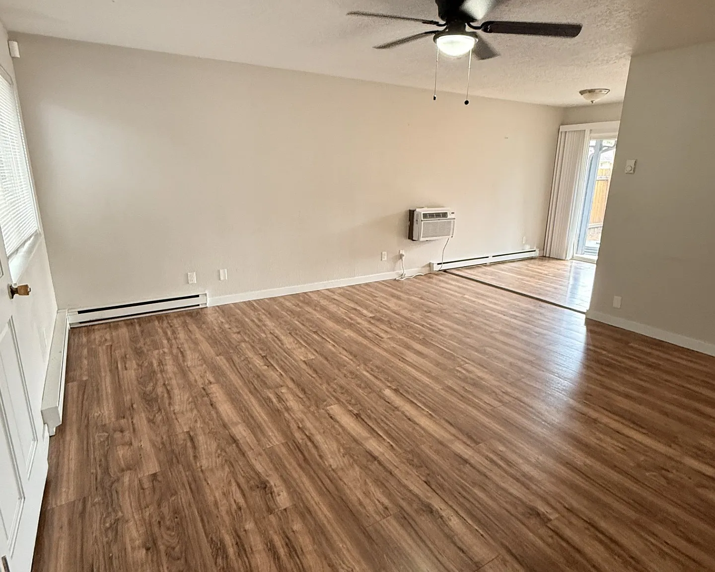 2 bed, 1949 sqft, $1,825 — Photo 4