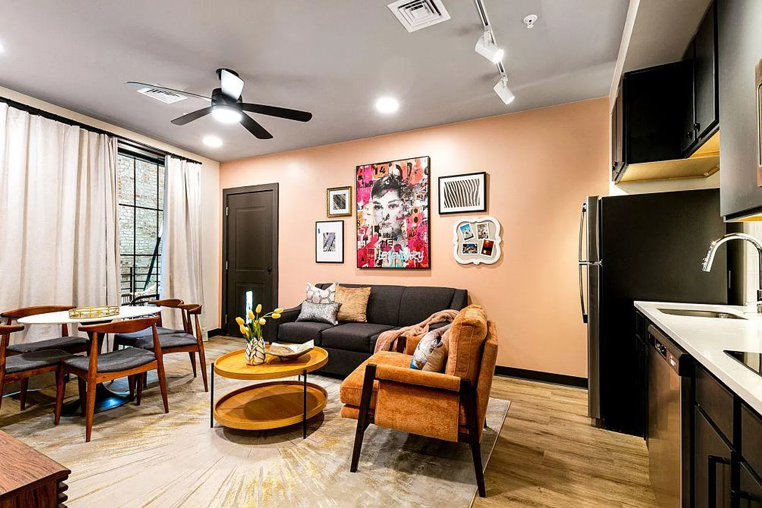 2 bed, 1.0 bath, 904 sqft, $10,403 — Photo 1