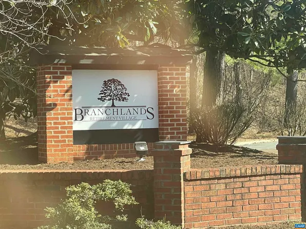 1325 Branchlands Dr APT J, Charlottesville, VA 22901