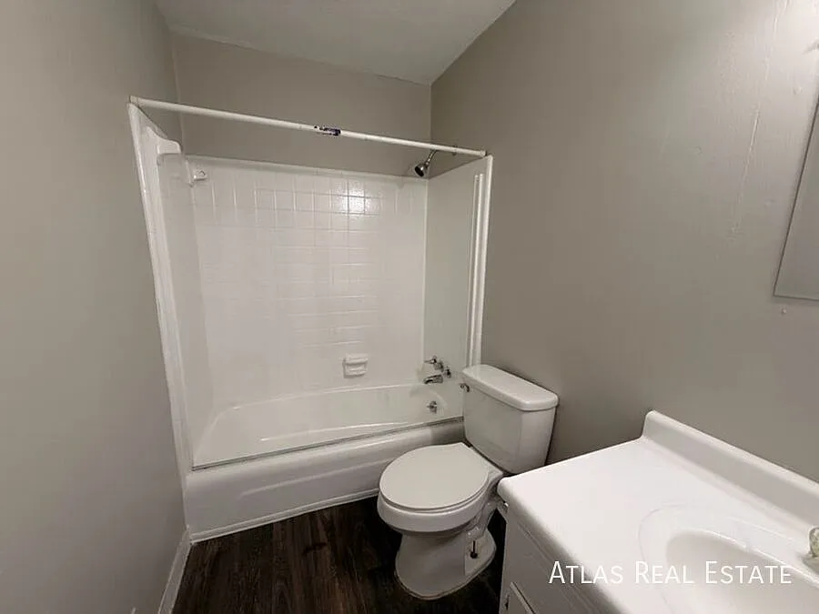 2 Bedroom with Washer/Dryer Hookups - Central Location just outside of Downtown Athens — Photo 3