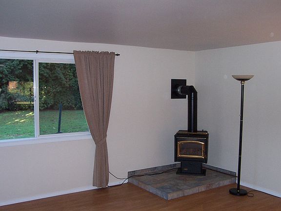 3rd image of 13503 NE 186th St