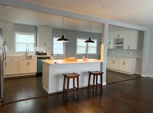 257 N Clinton Ave, Lindenhurst, NY 11757