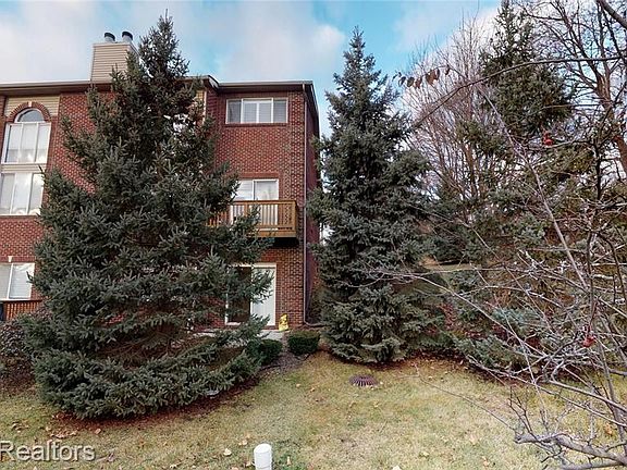 3rd image of 42407 Corlina Dr Unit 12
