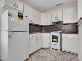 1536 Grant St, Hollywood, FL