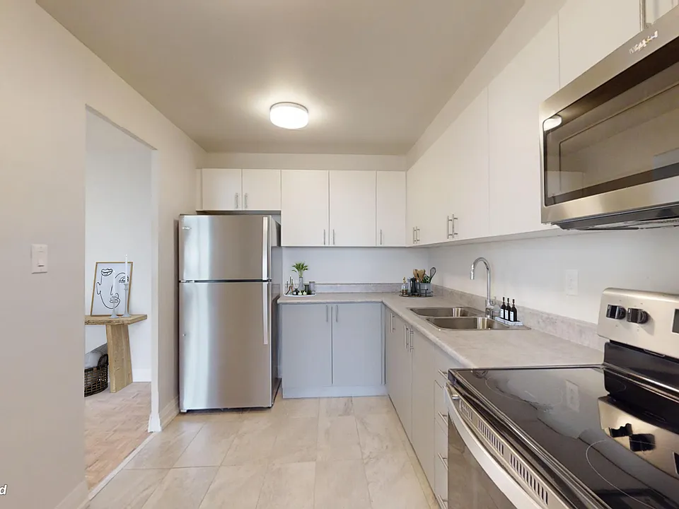 4001 Steeles Ave W