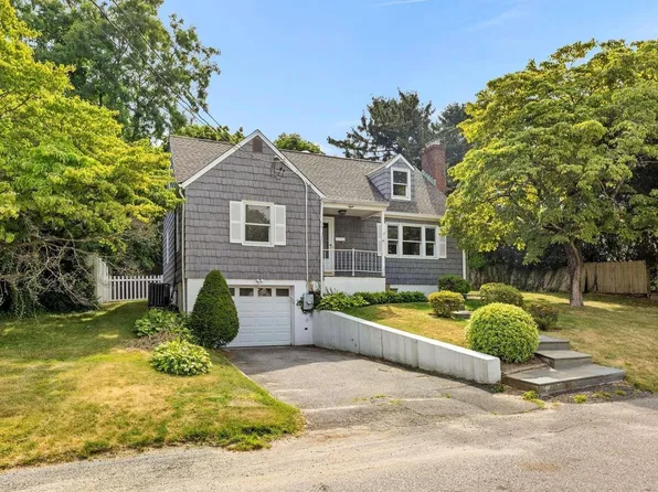 8 Gaffney Street, Glen Cove, NY 11542