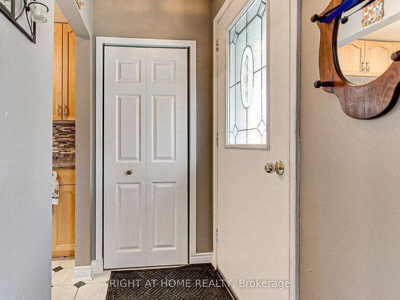 3rd image of 30 Kitimat Cres