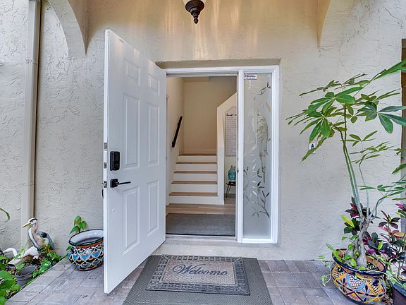 4th image of 22791 Trelawny Terrace #D