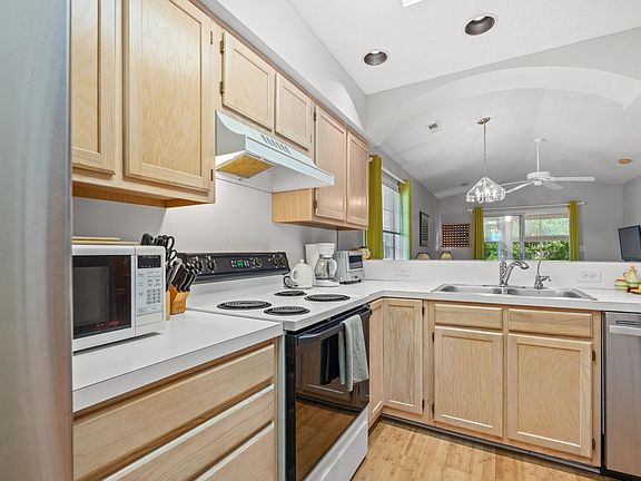 4th image of 4640 Greenbriar Dr. #C7