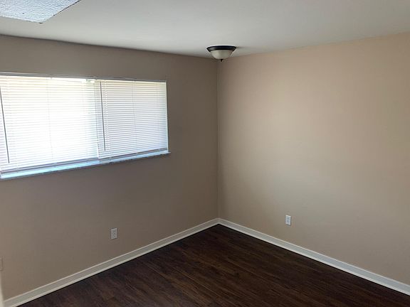 4th image of 10165 Chaucer Ave APT 4
