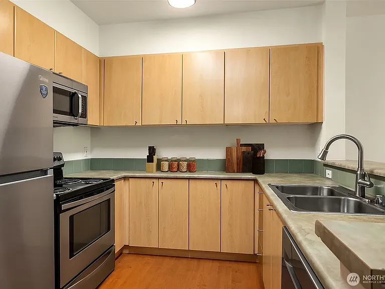 668 S Lane St #312 — Photo 10