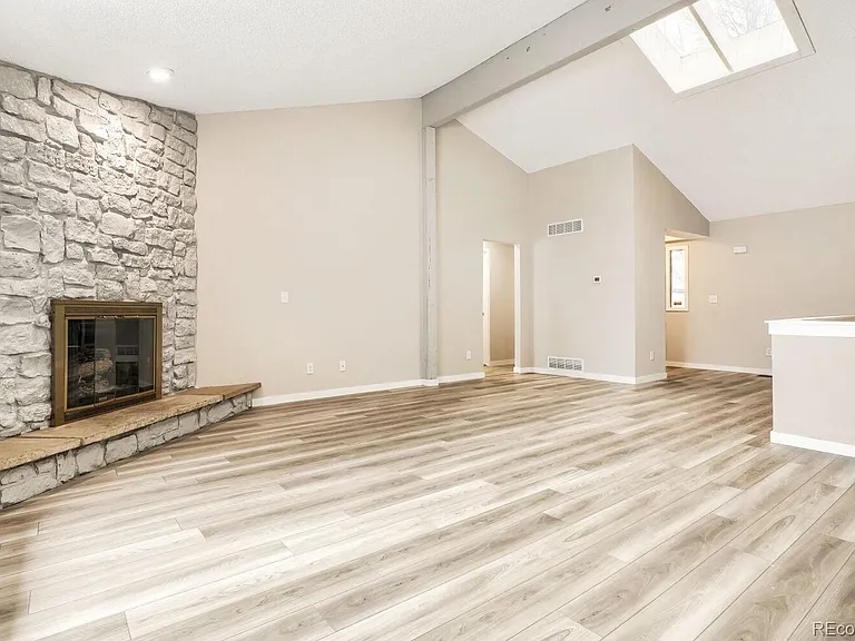 11962 E Maple Ave — Photo 4