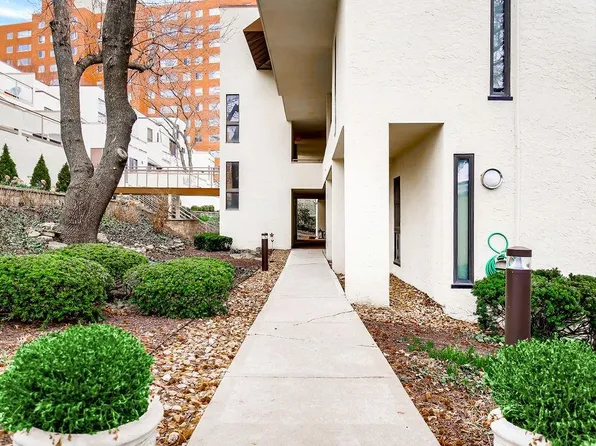 4577 Walnut St, Kansas City, MO 64111