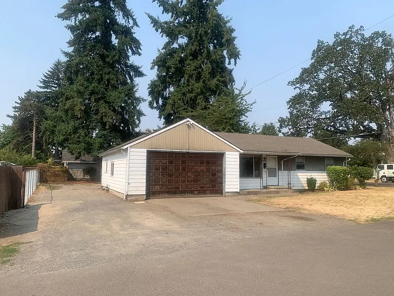 580 Columbia Ave — Photo 2