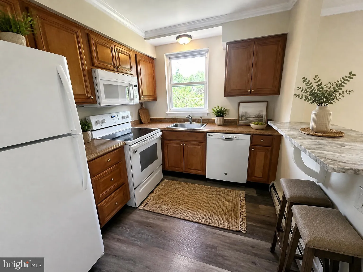 2 bed, 925 sqft, $1,950 — Photo 3
