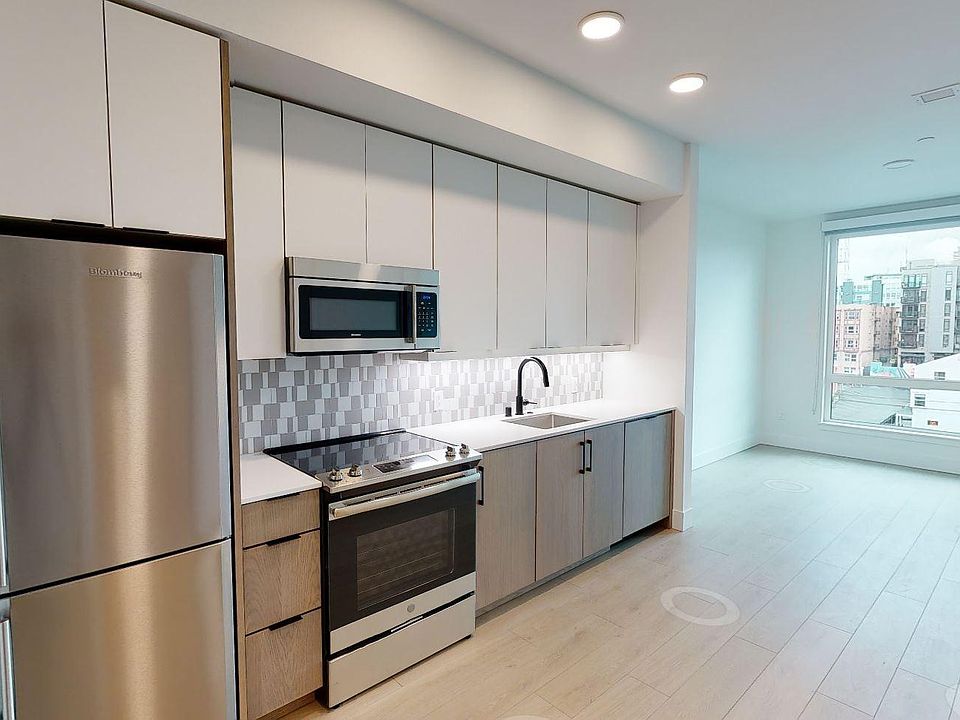 1st image of 1300 E Pike St #605