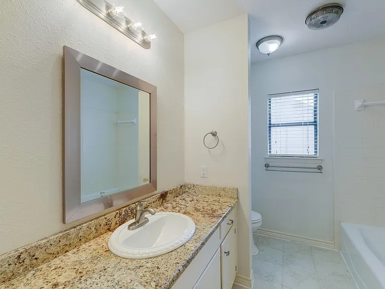 1802 Rawhide Dr #B — Photo 15