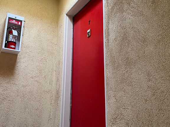 3rd image of 1000 Everett St APT 7