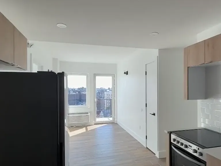 355 E 194th St #7A — Photo 3