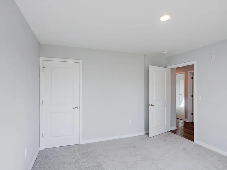 Cypress Point Apartments — Photo 9