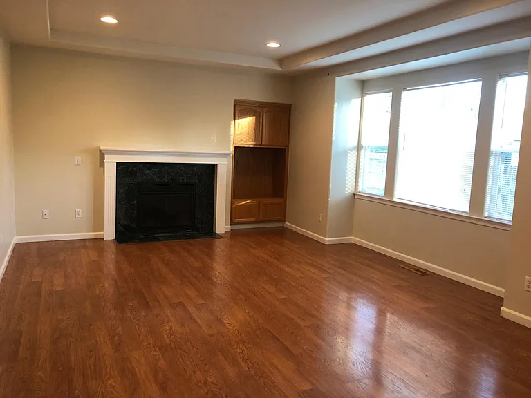 67 Cock Robin Ave — Photo 9