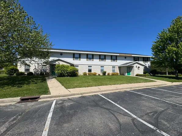 551, 27 Iki Dr #2, Edgerton, WI 53534