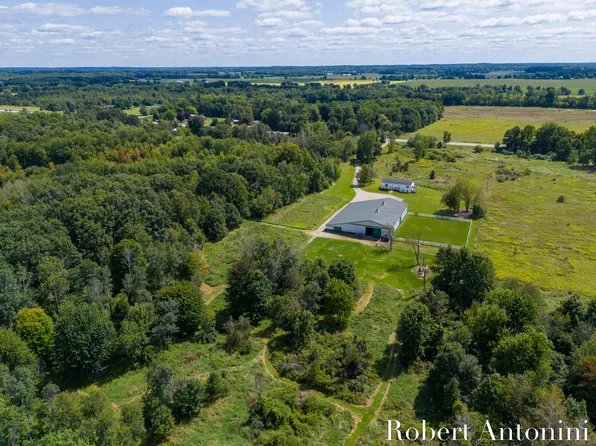 6975-14 Mile Rd NE, Cedar Springs, MI 49319