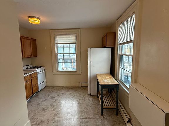 4th image of 42 Cowles Ave #3