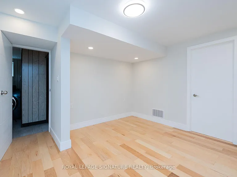 263 Hounslow Ave #BASEMENT — Photo 9