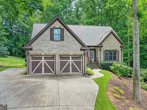 5th image of 304 Crown Ct