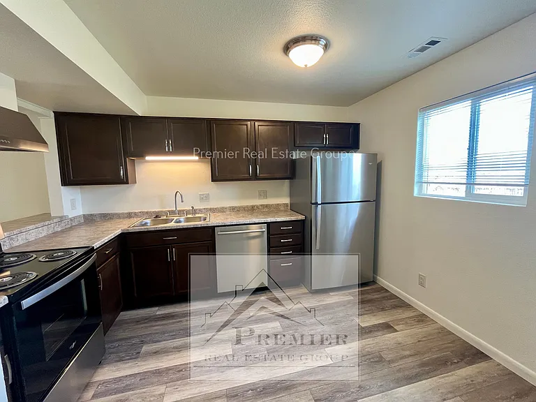 2433 Cherokee Park Pl — Photo 5