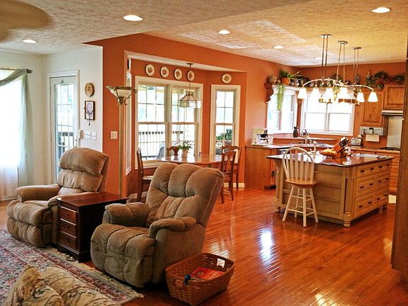 4th image of 116 Golden Pond Cir