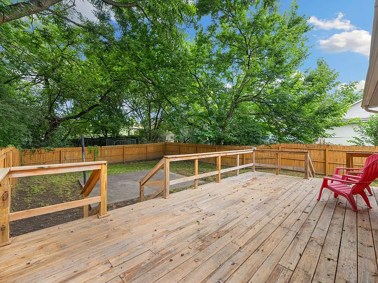 804 Gerard St — Photo 13