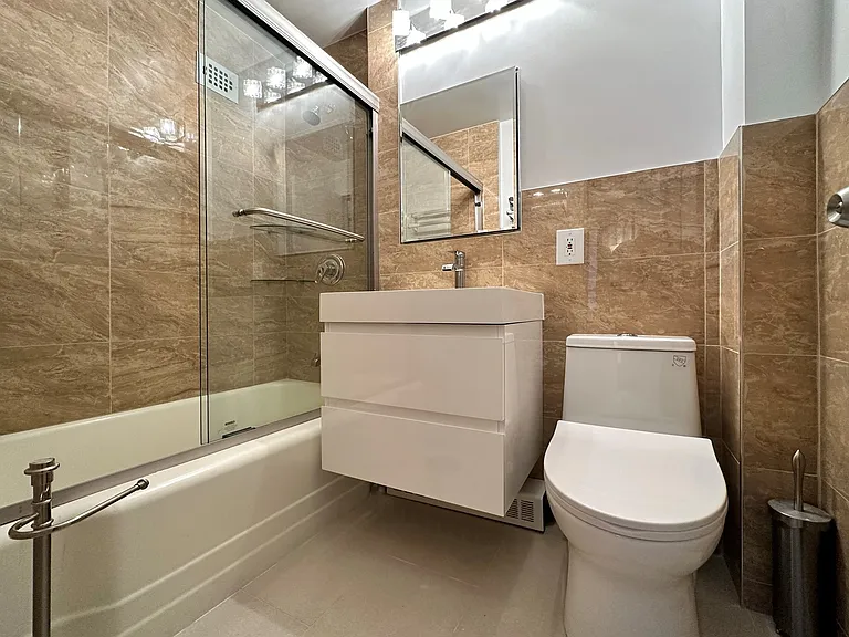 210 E 47th St #8SB — Photo 10